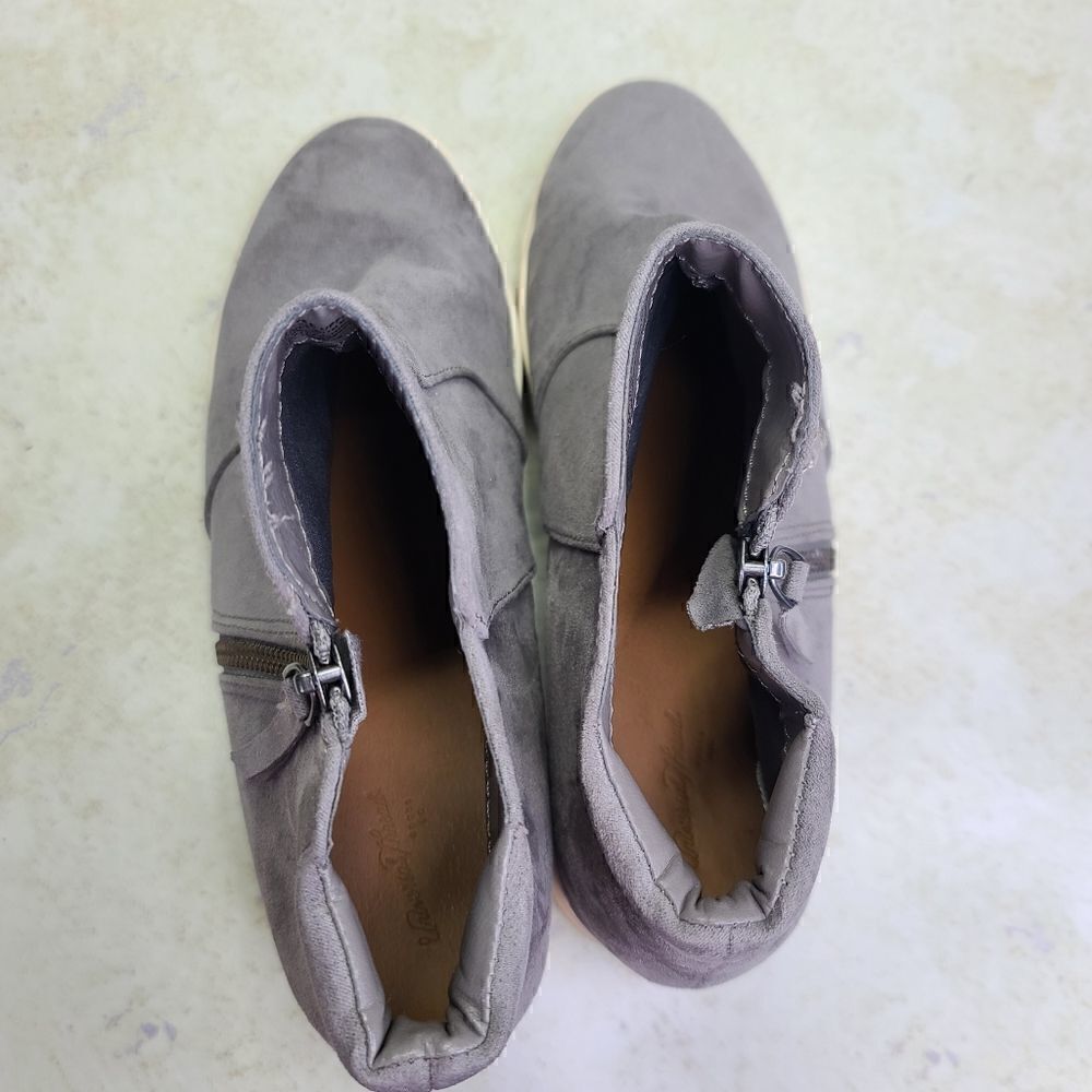 Universal Thread Zip Platform Sneaker 10 - Picture 6 of 8